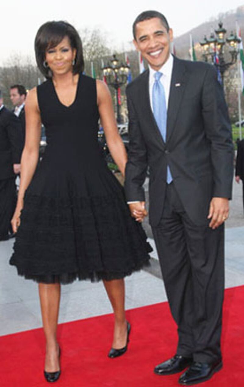 galleries/2010/05/07/first-lady-fashion/mobama-fashion---7_pmuyu2