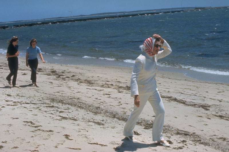 galleries/2013/05/26/the-kennedys-in-summer-whites/130524-kennedy9_ctyb04
